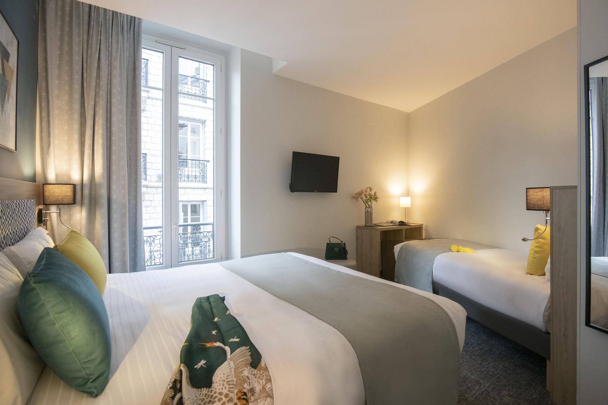 Bristol Hotel 3*